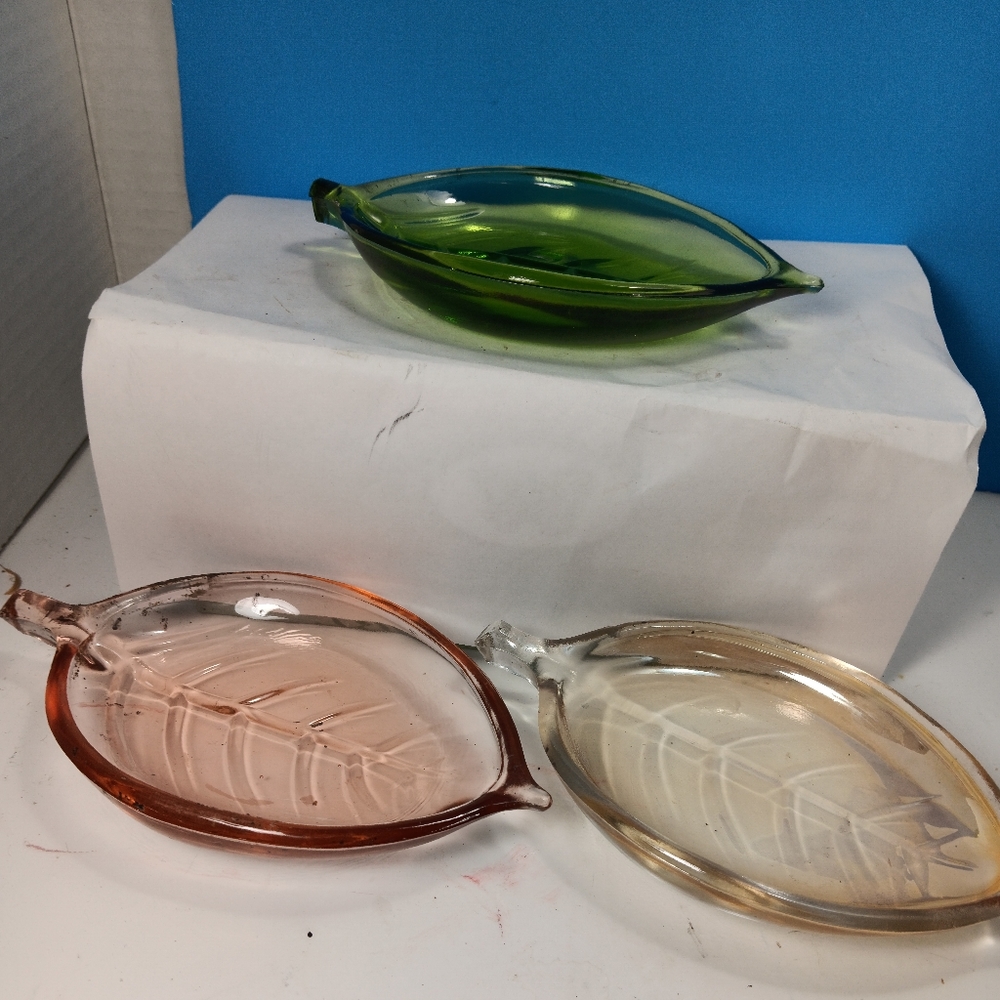 Pressed Glass Leaf Set